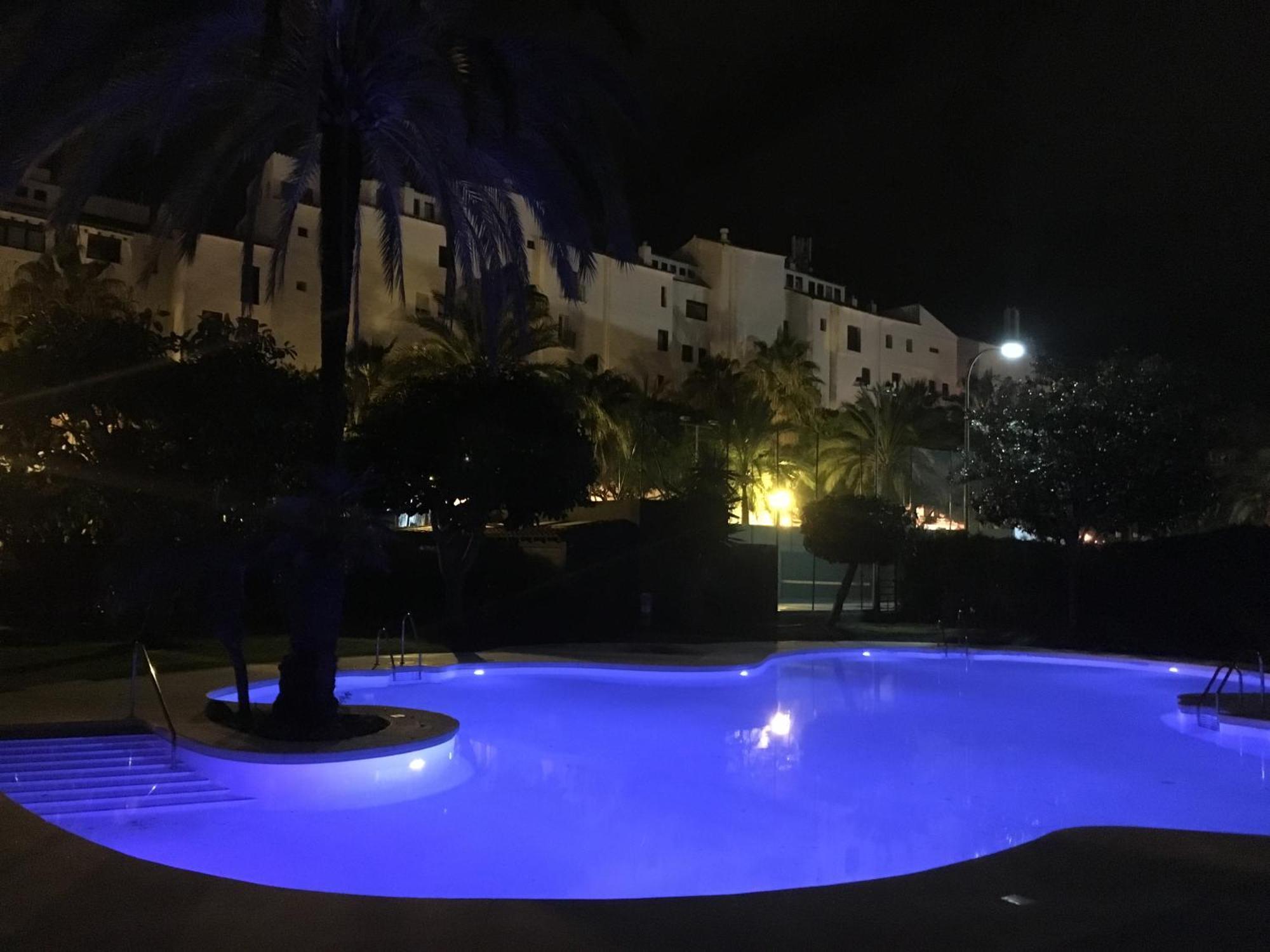 Apartamento Jardines Del Puerto Marbella Exterior foto