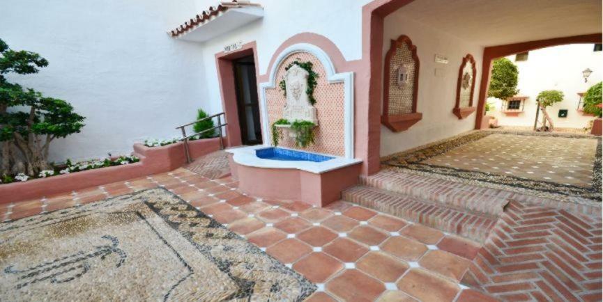 Apartamento Jardines Del Puerto Marbella Exterior foto